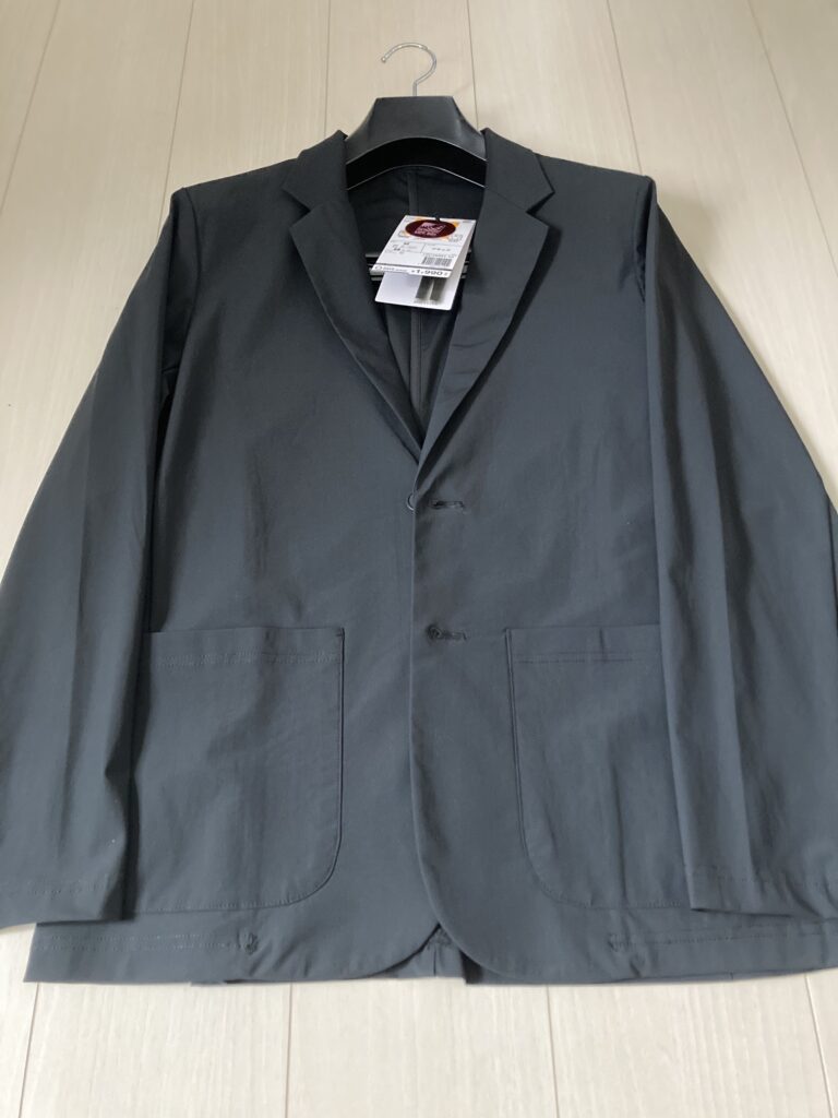 ワークマンで購入したジャケットの写真